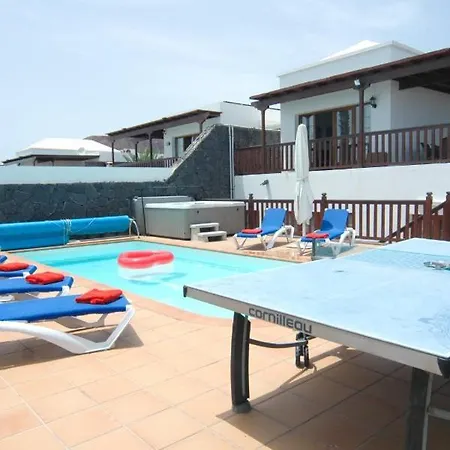 Vista De Lobo Cuatro - 5 Bedroom - Indoor Entertainment Centre - Perfect For Families Villa Playa Blanca (Lanzarote)